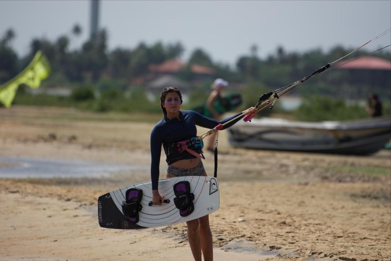 De Silva Palm Resort Kalpitiya Bagian luar foto
