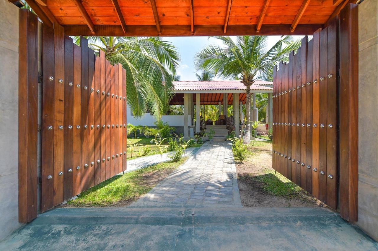 De Silva Palm Resort Kalpitiya Bagian luar foto
