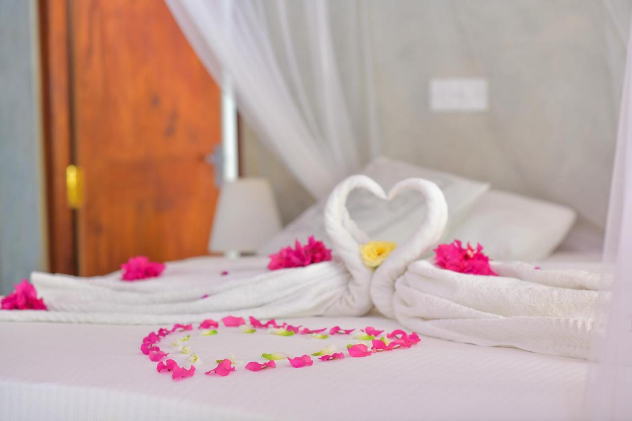 De Silva Palm Resort Kalpitiya Bagian luar foto