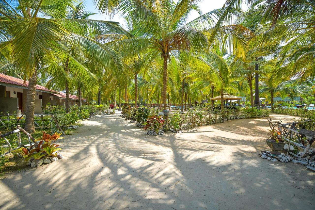 De Silva Palm Resort Kalpitiya Bagian luar foto