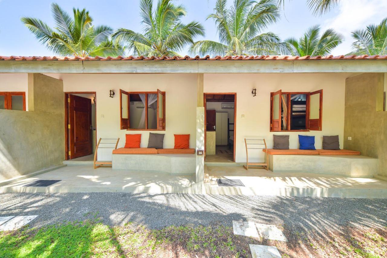 De Silva Palm Resort Kalpitiya Bagian luar foto