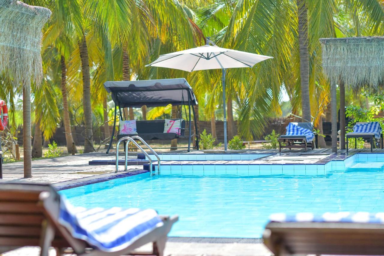 De Silva Palm Resort Kalpitiya Bagian luar foto